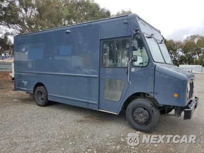 Czwarte zdjęcie samochodu z boku: 2020 FREIGHTLINER CHASSIS M LINE WALK-IN VAN VIN:4UZAC2EA8LCLZ6248 - miniatura