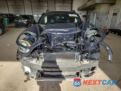 Piąte zdjęcie samochodu w środku: 2019 MINI COOPER JCW COUNTRYMAN ALL4 VIN:WMZYV9C53K3F03218 - miniatura