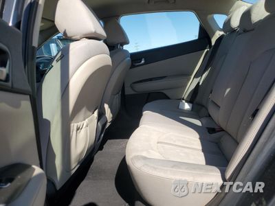 Zdjęcie 10 z 12 samochodu: 2016 KIA OPTIMA LX VIN:5XXGT4L39GG077316 - miniatura