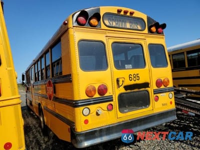 Trzecie zdjęcie samochodu z tyłu: 2006 THOMAS SAF-T-LINER C2 - SCHOOL BUS VIN:4UZAAXCS96CV84196 - miniatura