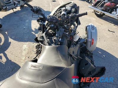 Zdjęcie 6 z 9 samochodu: 2021 CAN-AM SPYDER ROADSTER RT VIN:2BXNBDD43MV000274 - miniatura