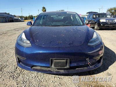 Piąte zdjęcie samochodu w środku: 2018 TESLA MODEL 3 VIN:5YJ3E1EA7JF076615 - miniatura