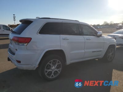 Trzecie zdjęcie samochodu z tyłu: 2021 JEEP GRAND CHEROKEE OVERLAND VIN:1C4RJFCGXMC734746 - miniatura