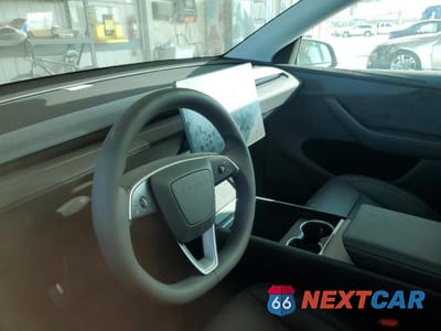 Zdjęcie 9 z 12 samochodu: 2026 TESLA MODEL Y VIN:7SAYGDED1TA439957 - miniatura