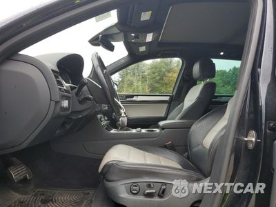 Zdjęcie 7 z 14 samochodu: 2017 VOLKSWAGEN TOUAREG WOLFSBURG VIN:WVGRF7BP9HD005058 - miniatura