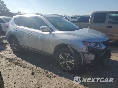 Czwarte zdjęcie samochodu z boku: 2018 NISSAN ROGUE S VIN:5N1AT2MV2JC801683 - miniatura