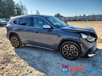 Czwarte zdjęcie samochodu z boku: 2024 BMW X1 XDRIVE28I VIN:WBX73EF03R5Y36608 - miniatura
