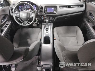 Zdjęcie 8 z 14 samochodu: 2021 HONDA HR-V LX VIN:3CZRU6H34MM703725 - miniatura