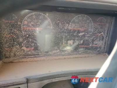 Zdjęcie 8 z 10 samochodu: 2018 VOLVO VNL SEMI TRUCK VIN:4V4NC9EG3JN995180 - miniatura