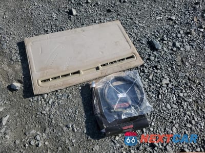 Zdjęcie 12 z 13 samochodu: 2004 PONTIAC GRAND PRIX GT2 VIN:2G2WS522X41330100 - miniatura