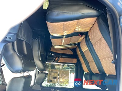 Zdjęcie 6 z 11 samochodu: 2002 MERCEDES-BENZ G 500 VIN:WDCYR49EX2X133092 - miniatura