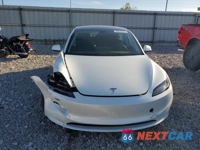 Piąte zdjęcie samochodu w środku: 2024 TESLA MODEL 3 VIN:5YJ3E1EB5RF758543 - miniatura