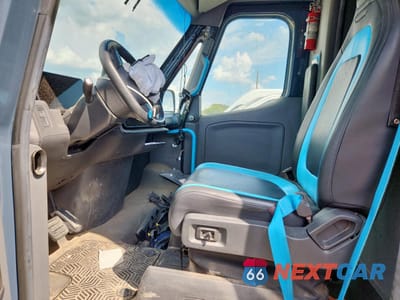 Zdjęcie 7 z 12 samochodu: 2022 RIVIAN EDV 700 VIN:7FCEHDB74NN000863 - miniatura