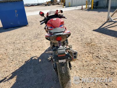 Czwarte zdjęcie samochodu z boku: 2025 HONDA CBR500 RA VIN:MLHPC7052S5100517 - miniatura