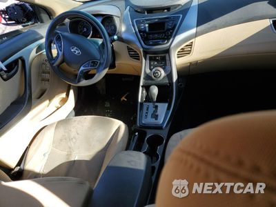 Zdjęcie 8 z 14 samochodu: 2013 HYUNDAI ELANTRA GLS VIN:5NPDH4AEXDH283527 - miniatura