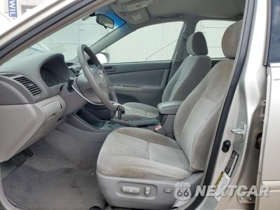 Zdjęcie 7 z 12 samochodu: 2004 TOYOTA CAMRY LE VIN:4T1BE32K54U871142 - miniatura