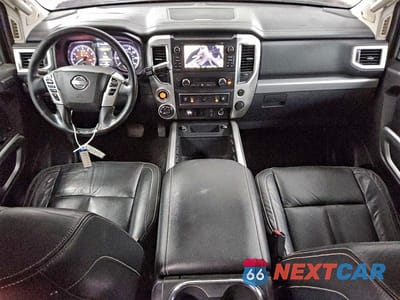 Zdjęcie 8 z 12 samochodu: 2017 NISSAN TITAN SV VIN:1N6AA1E51HN524832 - miniatura