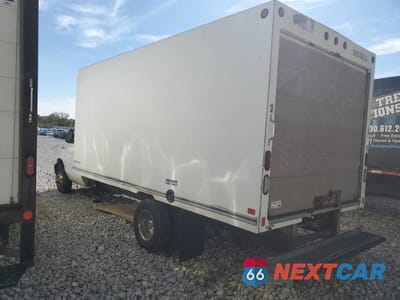 Drugie zdjęcie samochodu z przodu: 2016 FORD ECONOLINE E350 SUPER DUTY CUTAWAY VAN VIN:1FDWE3FS5GDC42304 - miniatura