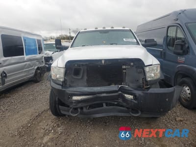 Piąte zdjęcie samochodu w środku: 2017 RAM 5500 FLATBED TRUCK VIN:3C7WRMFLXHG500444 - miniatura