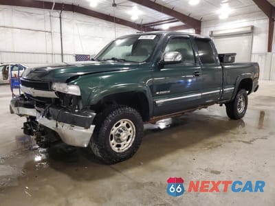 2001 CHEVROLET SILVERADO K2500 HEAVY DUTY 1GCHK29G51E173641 - główne zdjęcie licytacji z USA - miniatura