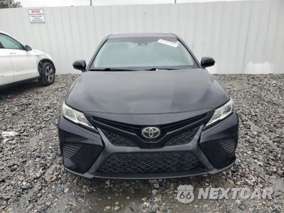 Piąte zdjęcie samochodu w środku: 2018 TOYOTA CAMRY L VIN:4T1B11HK6JU055186 - miniatura