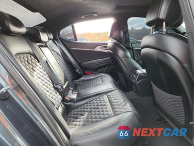 Zdjęcie 10 z 15 samochodu: 2019 GENESIS G70 ELITE VIN:KMTG74LE3KU011001 - miniatura