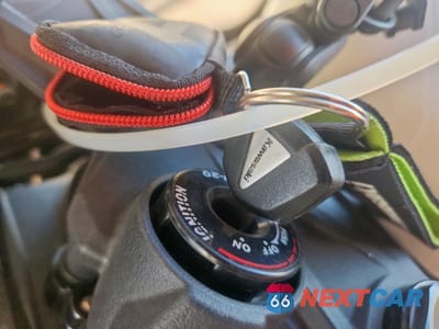 Zdjęcie 8 z 10 samochodu: 2025 KAWASAKI ZX636 K VIN:JKBZXJK17SA009375 - miniatura
