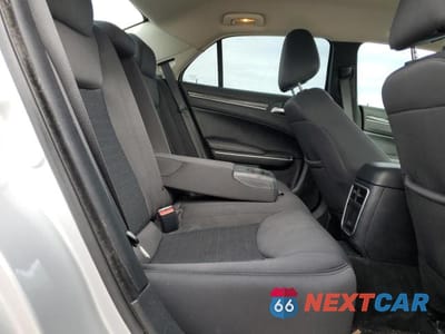 Zdjęcie 10 z 12 samochodu: 2021 CHRYSLER 300 TOURING VIN:2C3CCAAG8MH516232 - miniatura