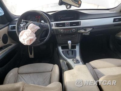 Zdjęcie 8 z 11 samochodu: 2010 BMW 335 XI VIN:WBAPL3C52AA407941 - miniatura