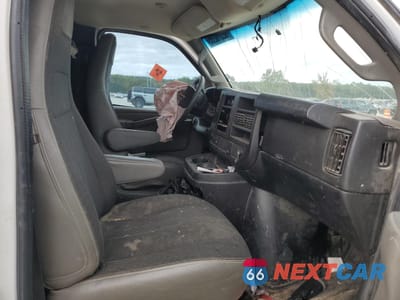 Zdjęcie 7 z 14 samochodu: 2020 GMC SAVANA G2500 VIN:1GTW7AFG1L1183486 - miniatura