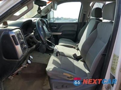 Zdjęcie 7 z 12 samochodu: 2019 CHEVROLET SILVERADO FLAT BED TRUCK VIN:1GB4KWCY6KF162817 - miniatura