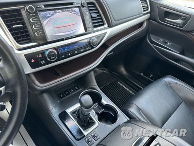 Zdjęcie 12 z 12 samochodu: 2019 TOYOTA HIGHLANDER SE VIN:5TDJZRFH4KS592627 - miniatura