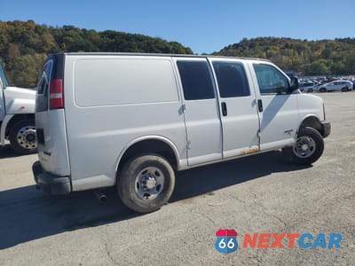 Trzecie zdjęcie samochodu z tyłu: 2005 CHEVROLET EXPRESS G3500 VIN:1GCHG35V651128927 - miniatura