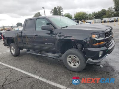 Czwarte zdjęcie samochodu z boku: 2016 CHEVROLET SILVERADO K1500 LT VIN:1GCVKREC7GZ260327 - miniatura