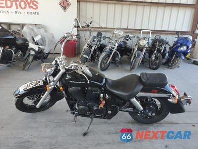 Trzecie zdjęcie samochodu z tyłu: 2020 HONDA VT750 C VIN:JH2RC5006LK600629 - miniatura