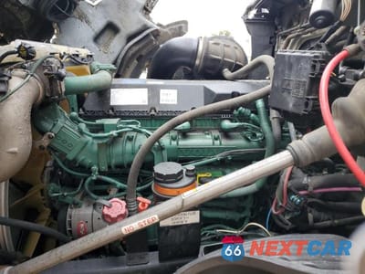 Zdjęcie 7 z 10 samochodu: 2022 VOLVO VNL SEMI TRUCK VIN:4V4NC9EH9NN607268 - miniatura