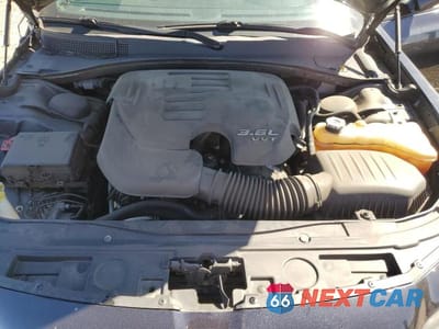 Zdjęcie 11 z 12 samochodu: 2019 CHRYSLER 300 S VIN:2C3CCABG2KH555524 - miniatura