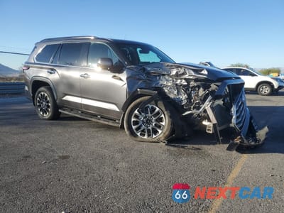 Czwarte zdjęcie samochodu z boku: 2023 TOYOTA SEQUOIA SR5 VIN:7SVAAABA1PX003221 - miniatura