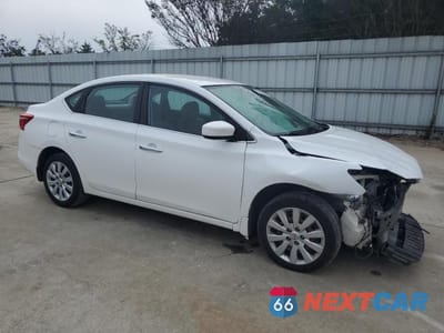 Czwarte zdjęcie samochodu z boku: 2016 NISSAN SENTRA S VIN:3N1AB7AP8GY330393 - miniatura