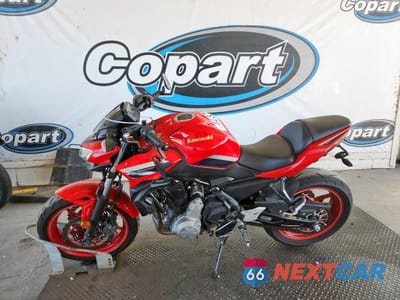 Trzecie zdjęcie samochodu z tyłu: 2022 KAWASAKI ER650 K VIN:ML5EREK12NDA67145 - miniatura