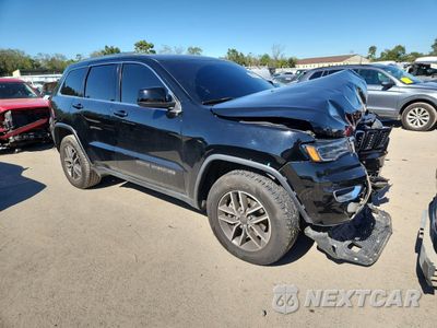 Czwarte zdjęcie samochodu z boku: 2020 JEEP GRAND CHEROKEE LAREDO VIN:1C4RJFAG0LC315130 - miniatura