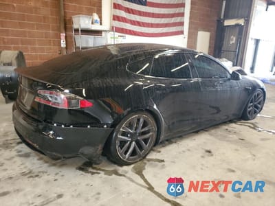 Trzecie zdjęcie samochodu z tyłu: 2021 TESLA MODEL S VIN:5YJSA1E60MF443426 - miniatura