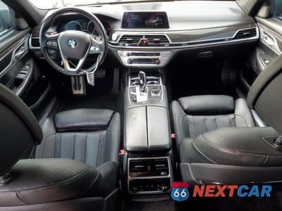 Zdjęcie 8 z 14 samochodu: 2017 BMW 740 I VIN:WBA7E2C59HG740424 - miniatura