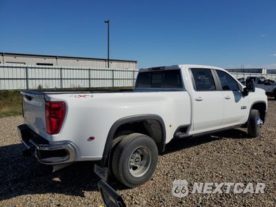 Trzecie zdjęcie samochodu z tyłu: 2021 CHEVROLET SILVERADO K3500 LT VIN:1GC4YTEYXMF173425 - miniatura