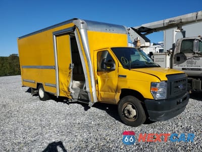 Czwarte zdjęcie samochodu z boku: 2023 FORD ECONOLINE E350 SUPER DUTY CUTAWAY VAN VIN:1FDWE3FN7PDD24335 - miniatura