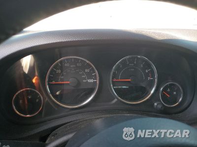 Zdjęcie 9 z 12 samochodu: 2013 JEEP WRANGLER UNLIMITED SAHARA VIN:1C4HJWEG6DL627248 - miniatura