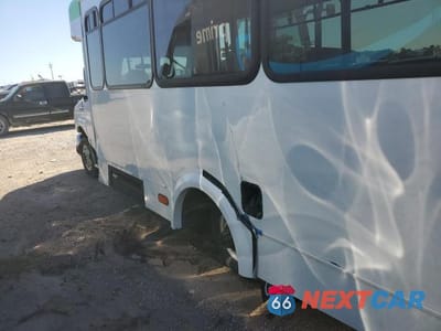 Zdjęcie 9 z 10 samochodu: 2017 FORD ECONOLINE E450 SUPER DUTY CUTAWAY VAN VIN:1FDFE4FS4HDC26571 - miniatura