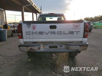 Zdjęcie 6 z 14 samochodu: 2004 CHEVROLET SILVERADO C2500 HEAVY DUTY VIN:1GCHC24U94E273045 - miniatura