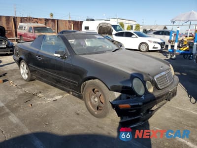 Czwarte zdjęcie samochodu z boku: 2000 MERCEDES-BENZ CLK 320 VIN:WDBLK65G3YT039349 - miniatura