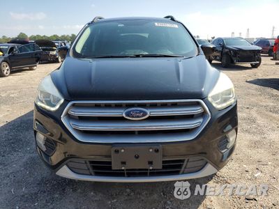 Piąte zdjęcie samochodu w środku: 2017 FORD ESCAPE SE VIN:1FMCU0GD9HUB01032 - miniatura
